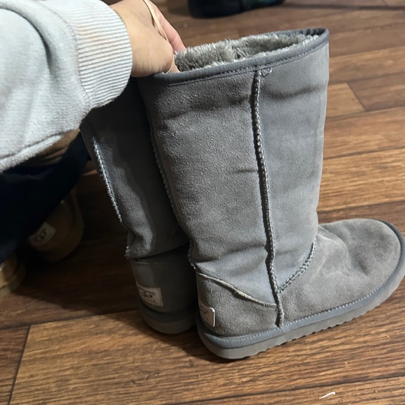 UGG woman  Gray Boots - Picture 2 of 7